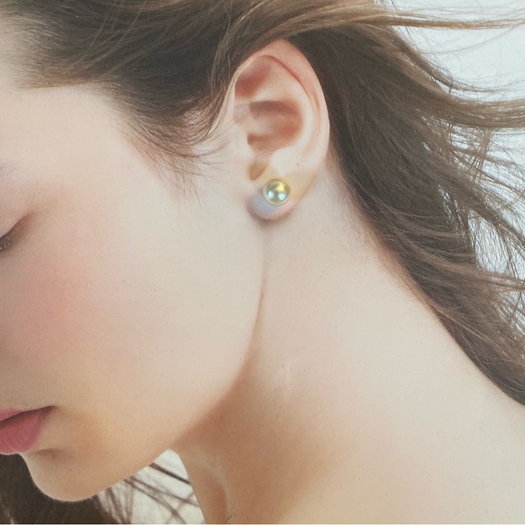 4/$15 Cream Off White Lustre Soft Glow Faux Pearls Earrings Studs - Picture 3 of 5